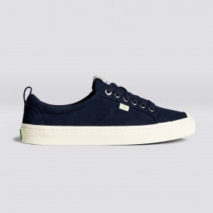 Men Cariuma Low Top Suede OCA LOW Blue | 025698-ABK