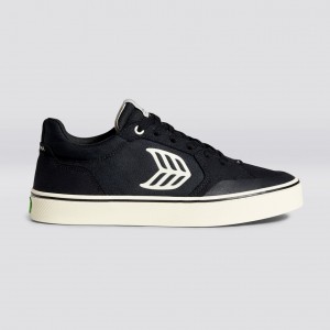 Men Cariuma Low Top Suede The Vallely Black / Ivory | 198640-MOE