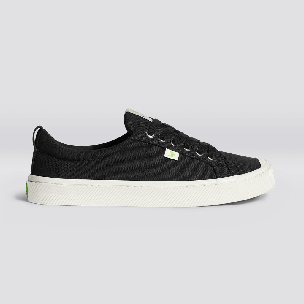 Men Cariuma Low Top Canvas Vegan OCA LOW Black | 263789-APY