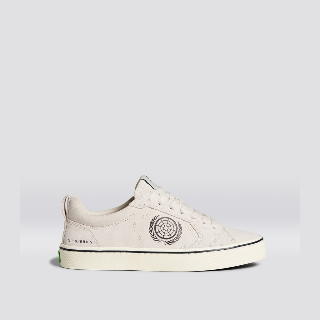 Men Cariuma Low Top Suede CATIBA PRO White | 781293-SHU