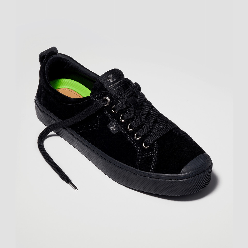 Men Cariuma Low Top Suede OCA LOW Black | 956410-SYE