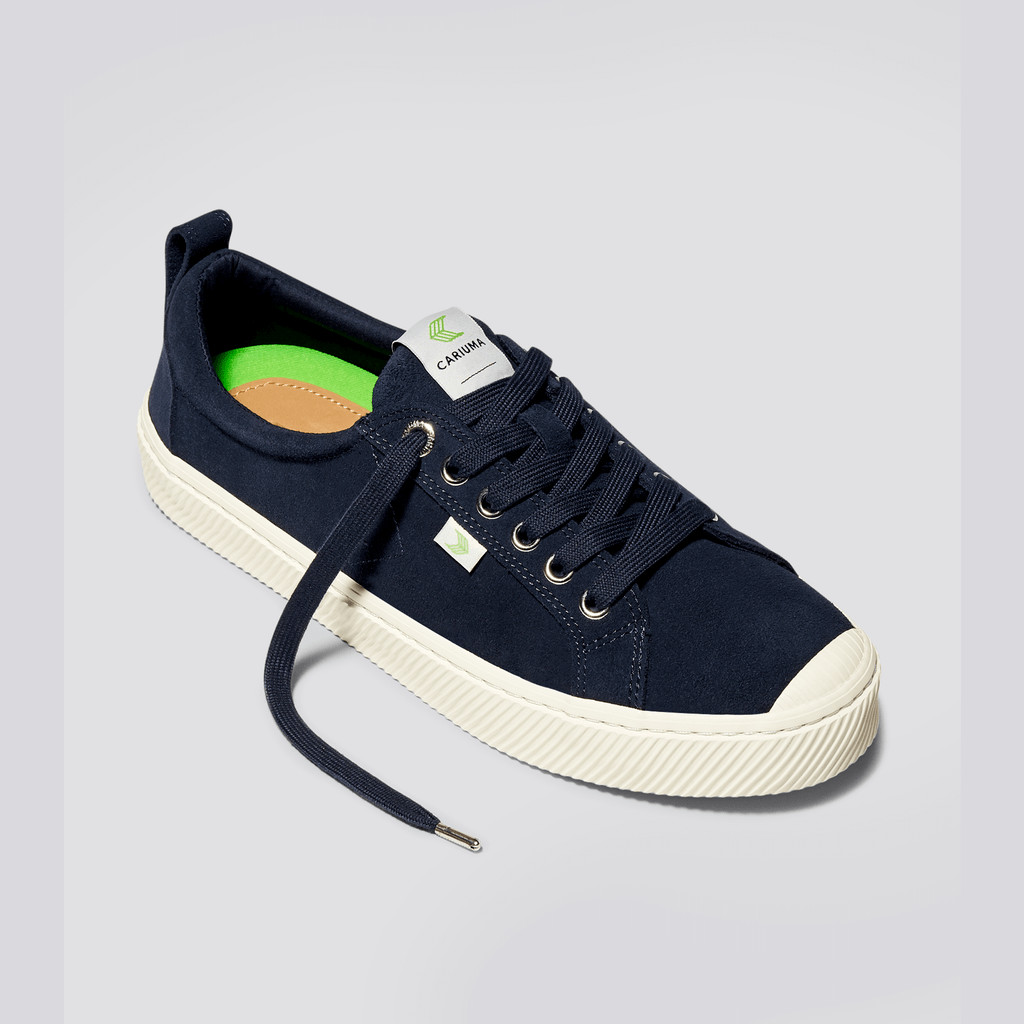 Men Cariuma Low Top Suede OCA LOW Blue | 025698-ABK