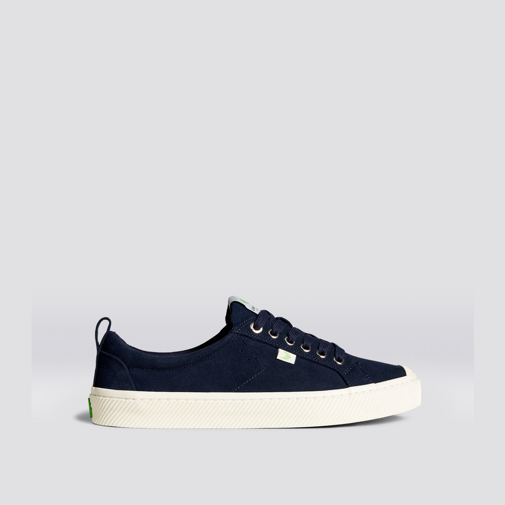 Men Cariuma Low Top Suede OCA LOW Blue | 025698-ABK