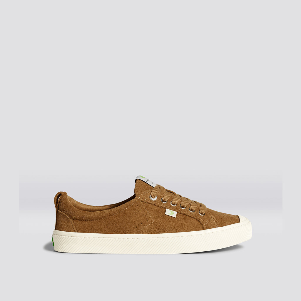 Men Cariuma Low Top Suede OCA LOW Camel Brown | 945768-QVN