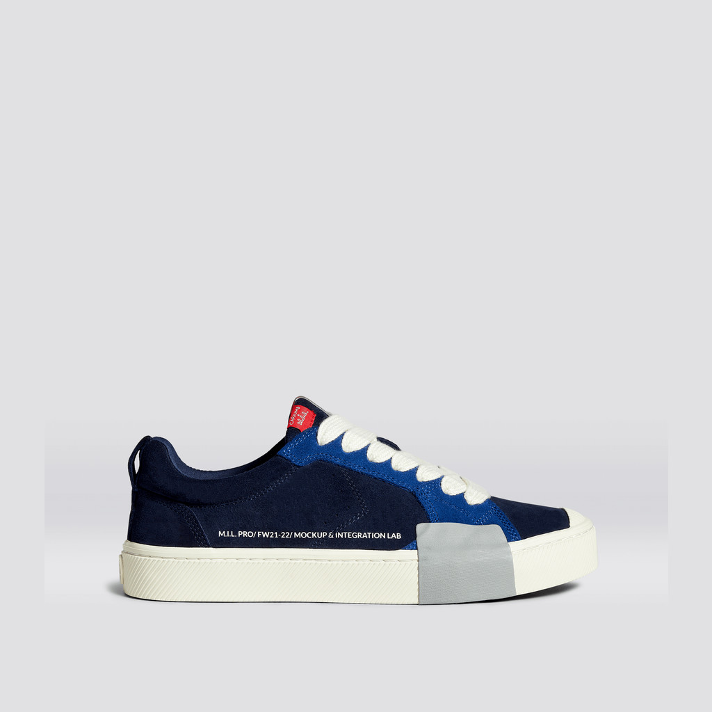 Men Cariuma Low Top Suede OCA LOW Navy | 728513-DUK