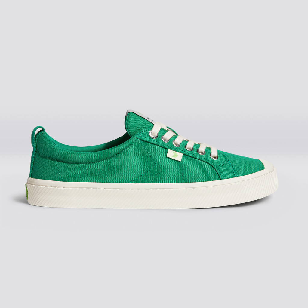 Women Cariuma Low Top Canvas Vegan OCA LOW Green | 745123-ZCM