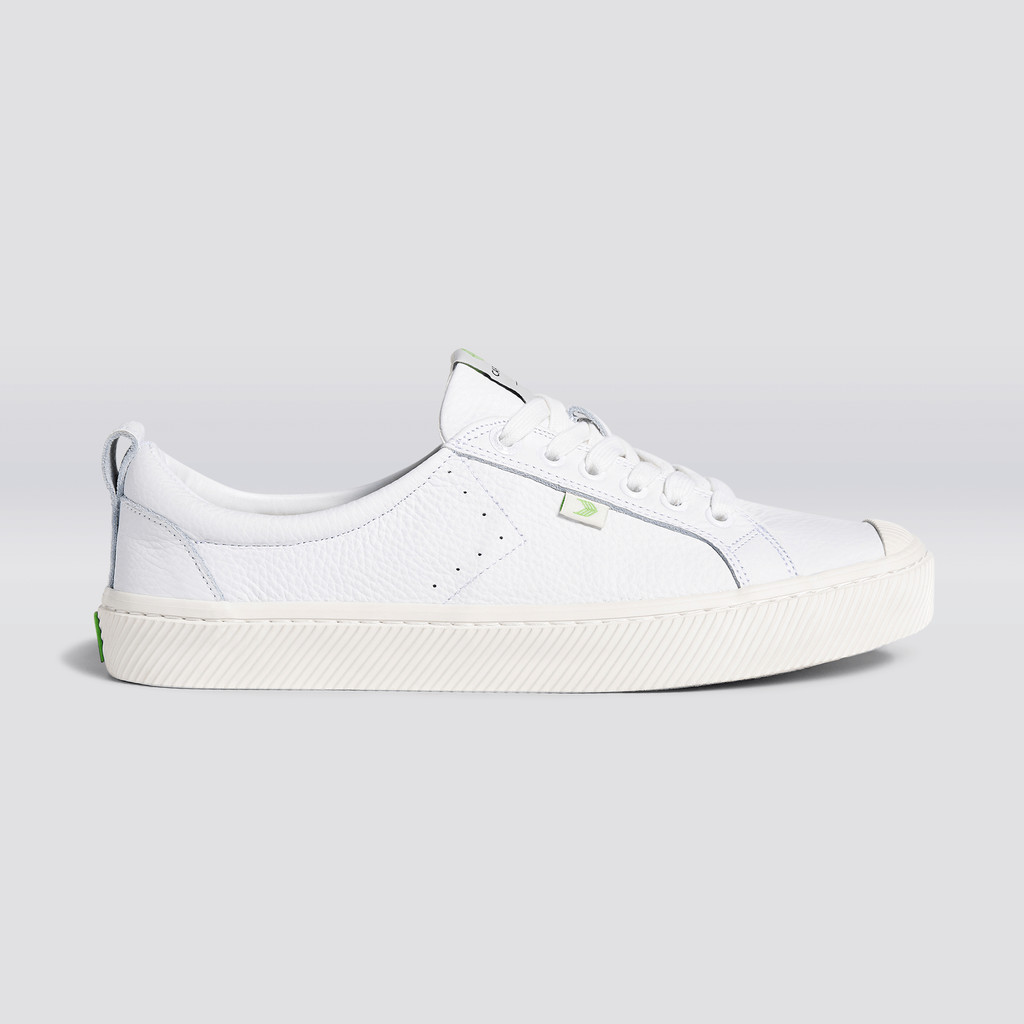 Women Cariuma Low Top Premium Leather OCA LOW White | 318209-SCF